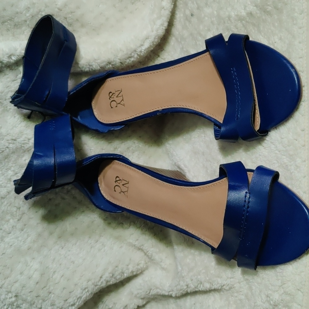 Shoe